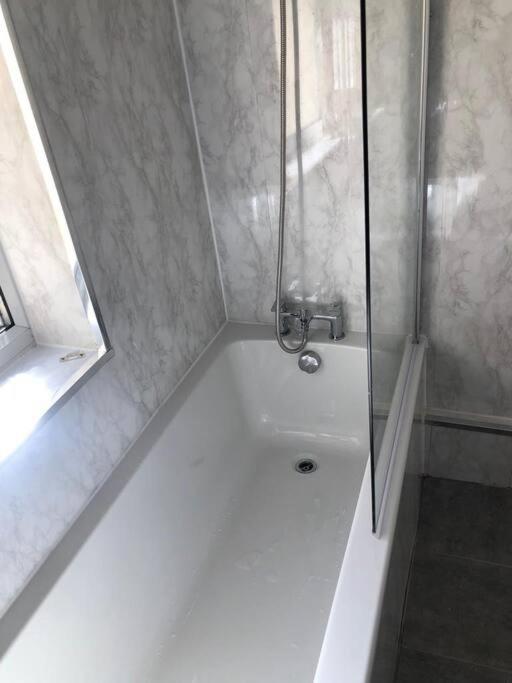 فيلا Modern 2 Bed Sleep 5 Close To Anfield Stadium ليفربول المظهر الخارجي الصورة