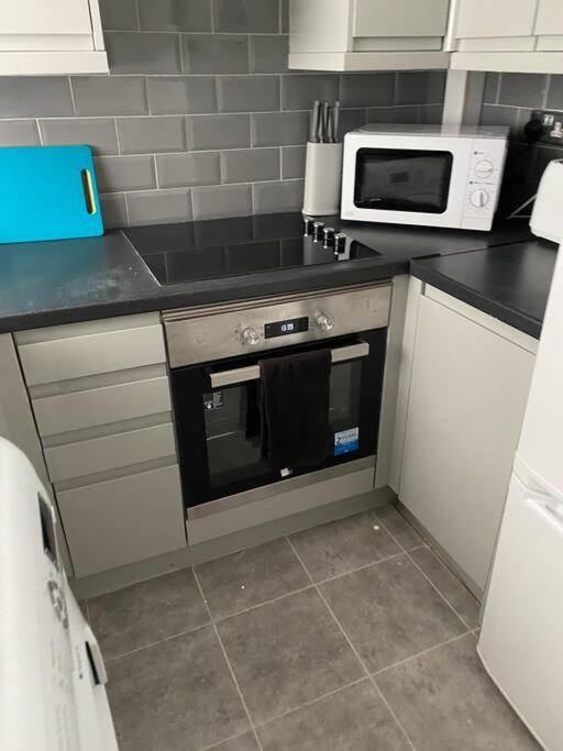 فيلا Modern 2 Bed Sleep 5 Close To Anfield Stadium ليفربول المظهر الخارجي الصورة