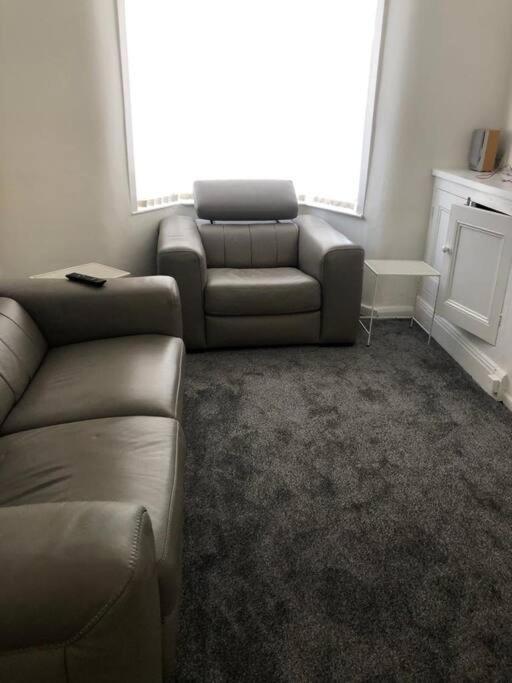 فيلا Modern 2 Bed Sleep 5 Close To Anfield Stadium ليفربول المظهر الخارجي الصورة