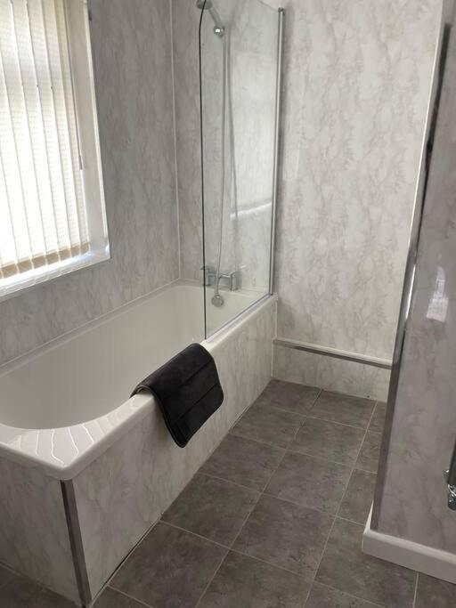 فيلا Modern 2 Bed Sleep 5 Close To Anfield Stadium ليفربول المظهر الخارجي الصورة