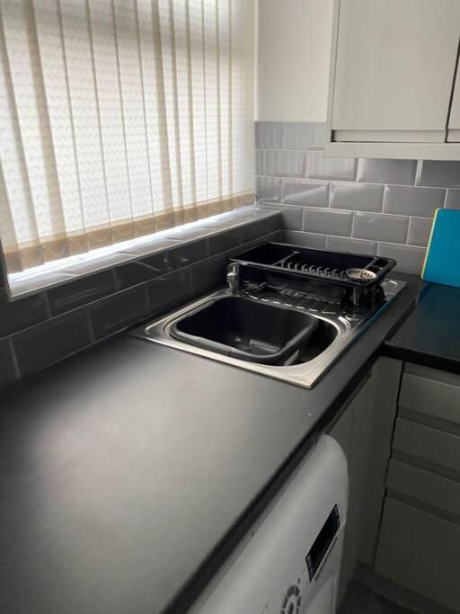 فيلا Modern 2 Bed Sleep 5 Close To Anfield Stadium ليفربول المظهر الخارجي الصورة